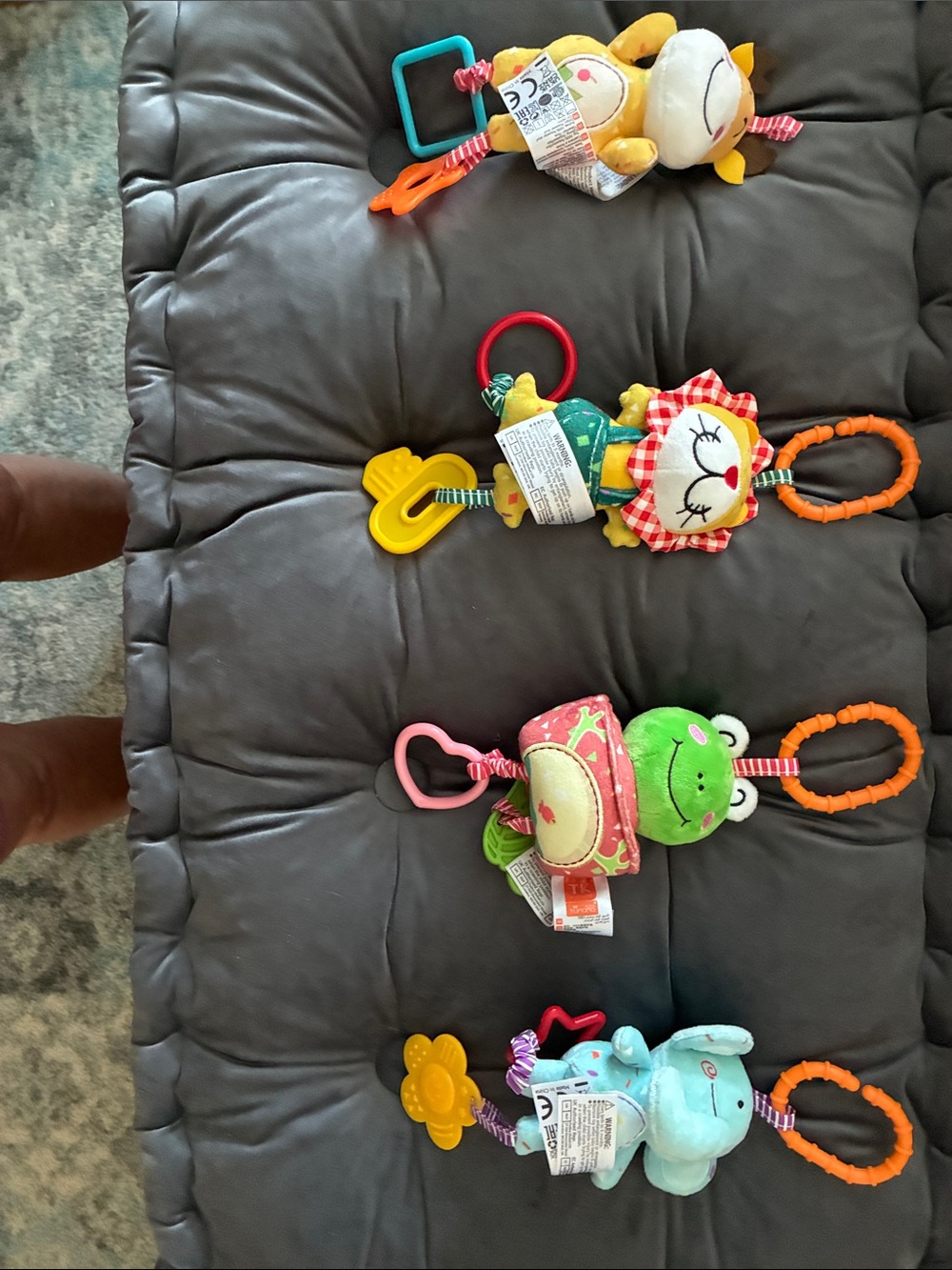 Colorful Clip-On Plush Animal Toy Set - Green, Yellow, Red, Blue